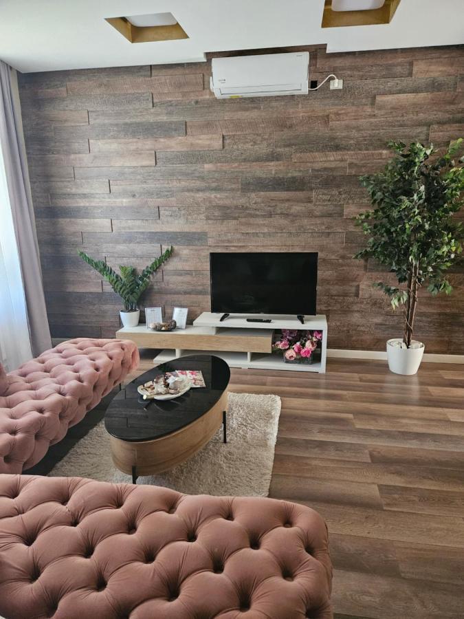 Laci Lak Premium Apartment Oradea Ngoại thất bức ảnh