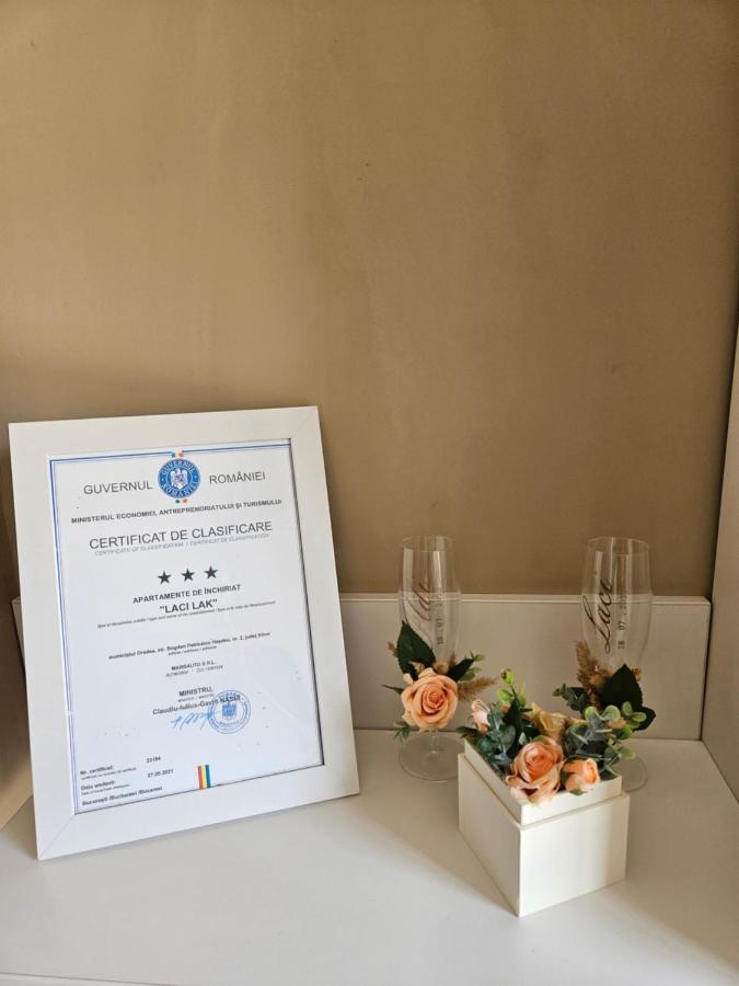 Laci Lak Premium Apartment Oradea Ngoại thất bức ảnh